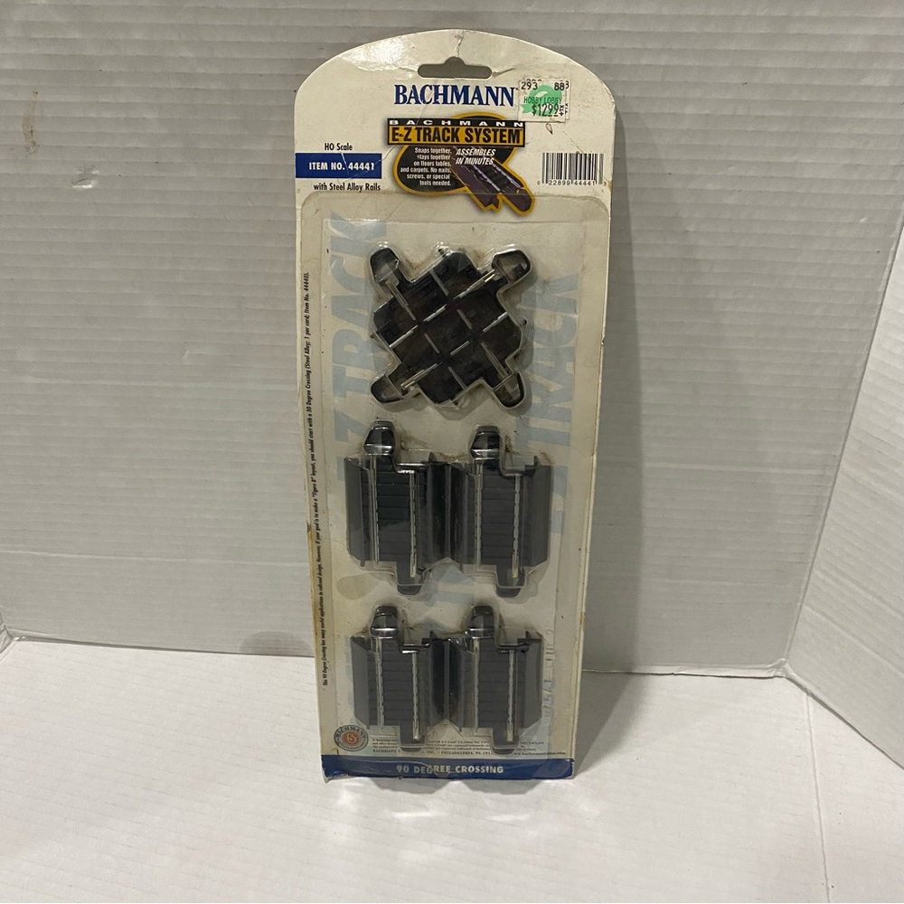 Bachmann, HO, 44541, 90 Degree Crossing, Mint on Card.